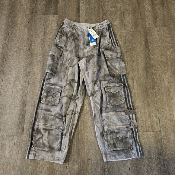 Adidas Originals Women's XXL Print Cargo Pants Grey Size 6 IW5532 NWT $190 - Picture 4 of 16